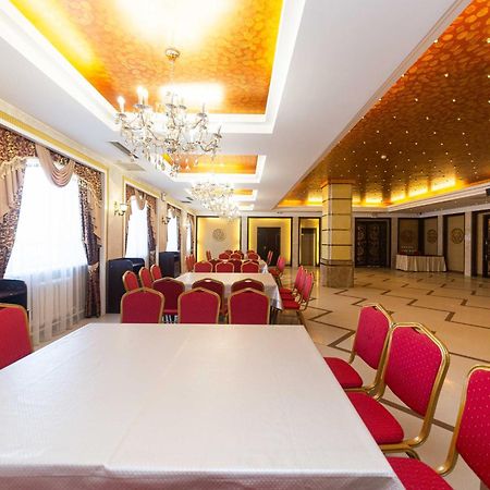 O Azamat Hotel Astana Eksteriør billede