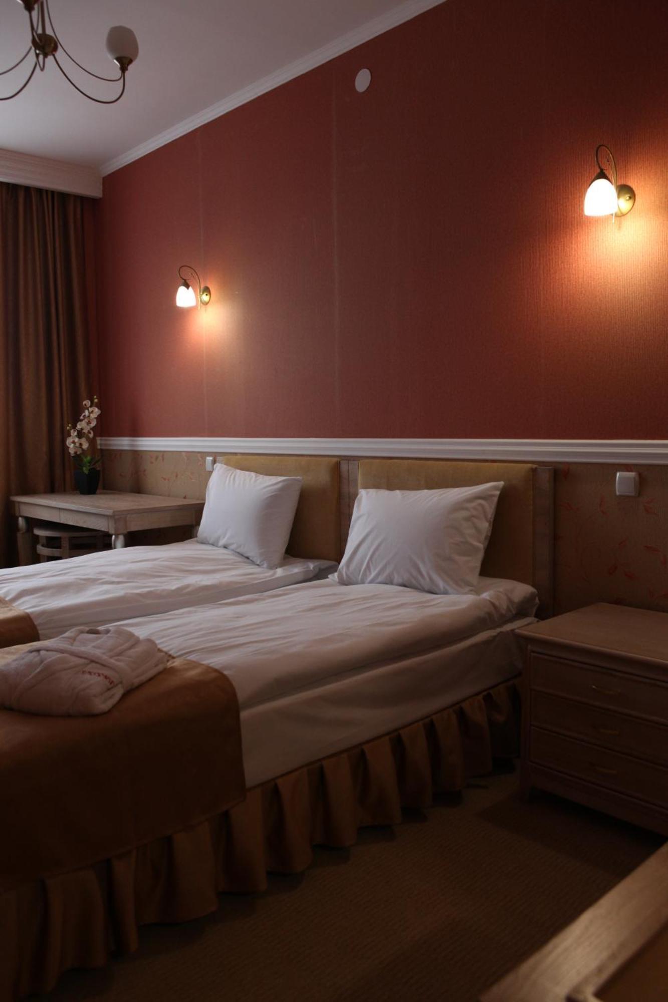 O Azamat Hotel Astana Eksteriør billede