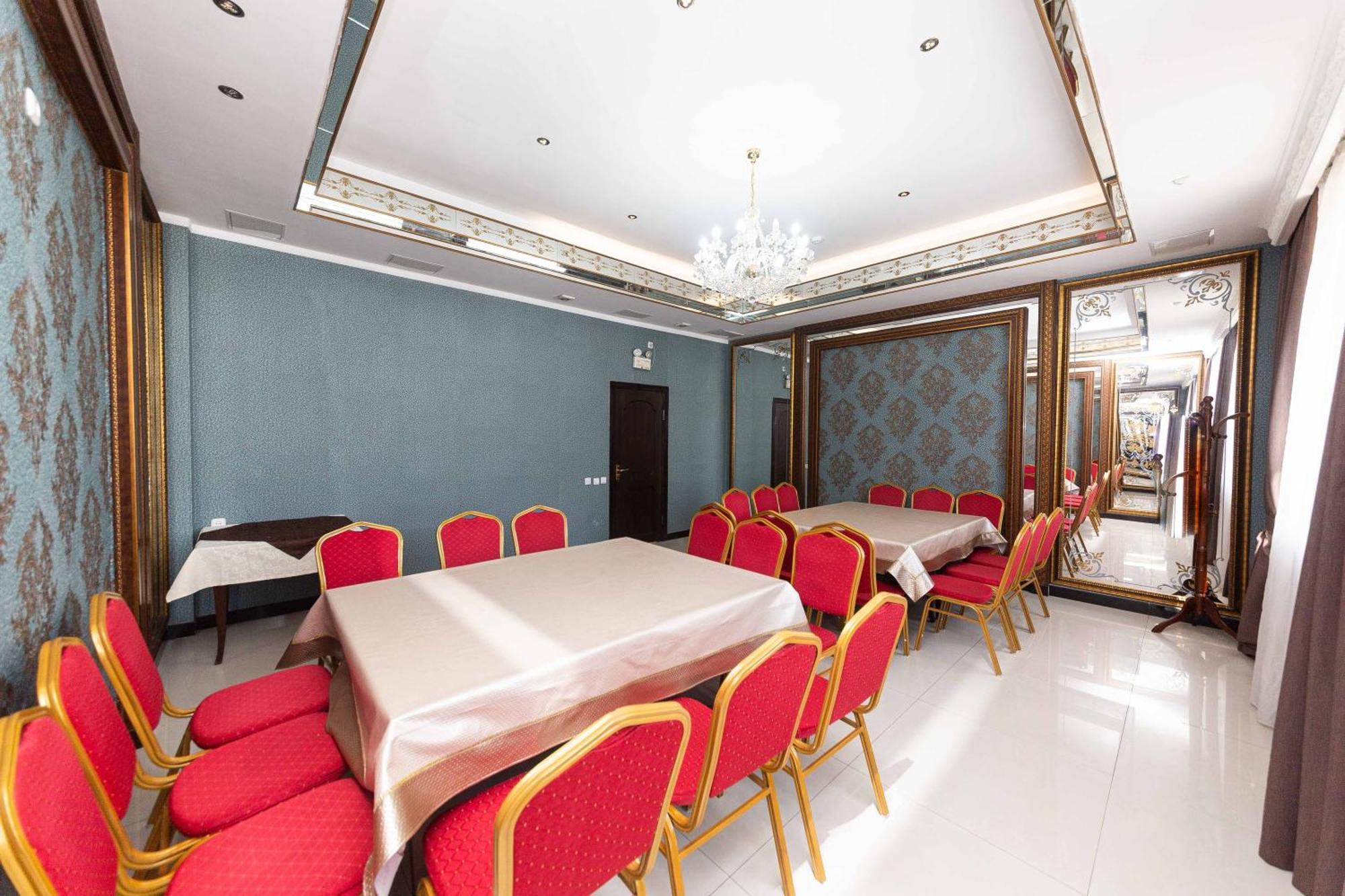 O Azamat Hotel Astana Eksteriør billede