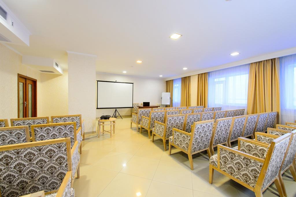 O Azamat Hotel Astana Eksteriør billede
