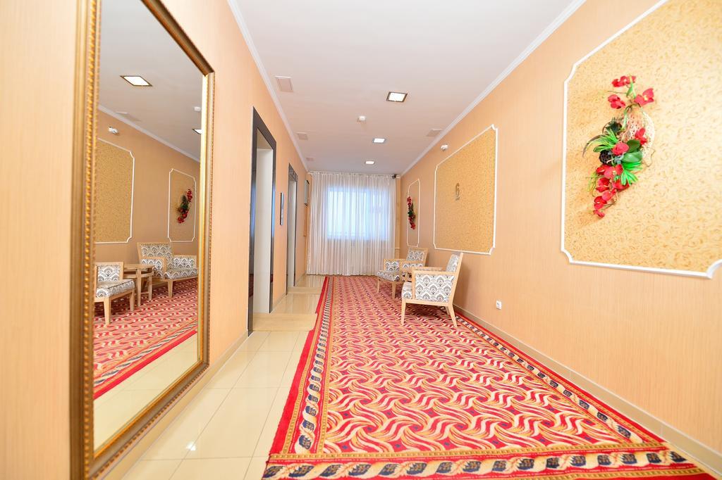 O Azamat Hotel Astana Eksteriør billede